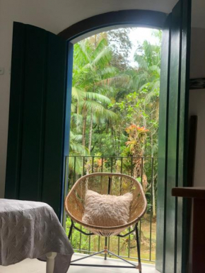 Casinha Paraty - área verde e cachoeira